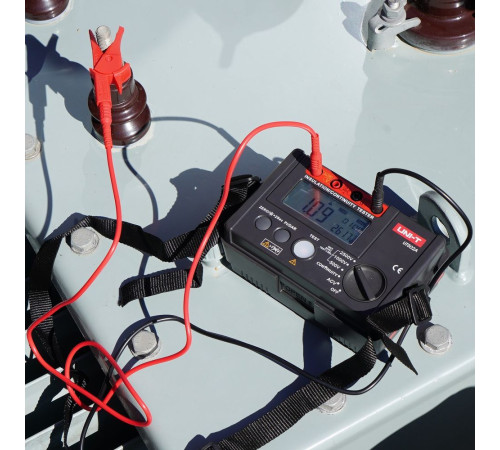 Измеритель сопротивления изоляции UNI-T UT502A