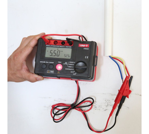 Измеритель сопротивления изоляции UNI-T UT502A