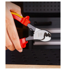 Диэлектрический кабелерез Deli DL515106, 160мм, сталь Cr-V, сертификат VDE для работ под напряжением до 1000 В