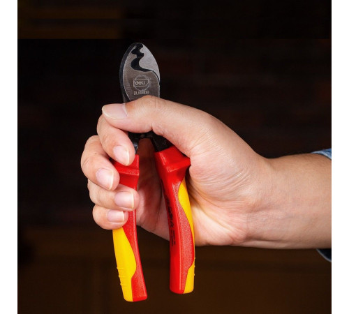 Диэлектрический кабелерез Deli DL515106, 160мм, сталь Cr-V, сертификат VDE для работ под напряжением до 1000 В