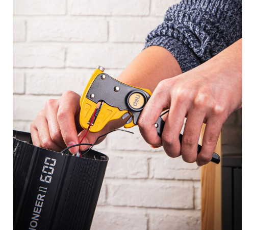 Автоматические клещи (стриппер) Deli DL2003 для снятия изоляции, 180мм, диапазон зачистки 0,5-6 мм