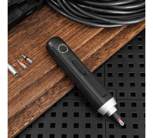 Отвертка аккумуляторная Deli DL-DP04-E1B2 (3,6В, 2А*ч, 5Нм, набор бит 24 шт, пласт. кейс)