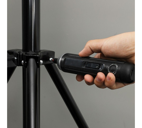 Отвертка аккумуляторная Deli DL-DP04-E1B2 (3,6В, 2А*ч, 5Нм, набор бит 24 шт, пласт. кейс)