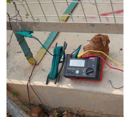 Измеритель сопротивления заземления UNI-T UT522